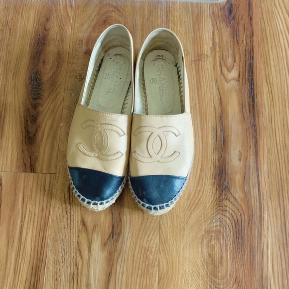 Chanel lamb skin espadrilles - Picture 3 of 3